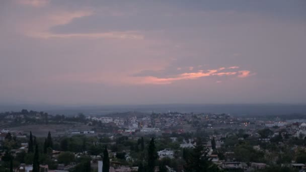 Time lapse of San Miguel de Allende sunset as the city lights up — Stock Video