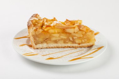 Karamel ile lezzetli elmalı turta charlotte 