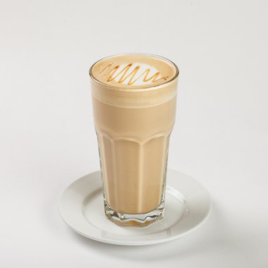 Bir cam fincan lezzetli latte