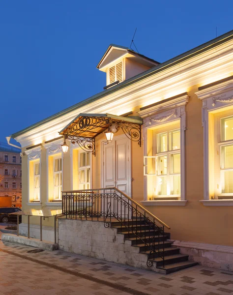 Bir tek katlı binada klasik palladio tarzda 