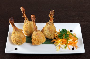 Kara-yaş. Kızarmış tavuk budu 