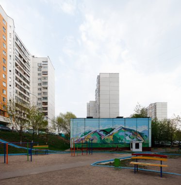 Banliyöde apartman blokları