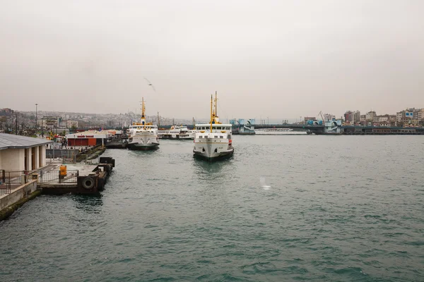 Yolcu teknesi feribot 