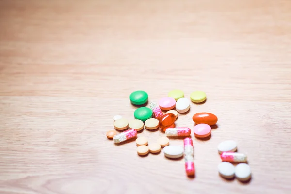 Farmaceutiska medikament, botemedel i behållare för hälsa. — Stockfoto