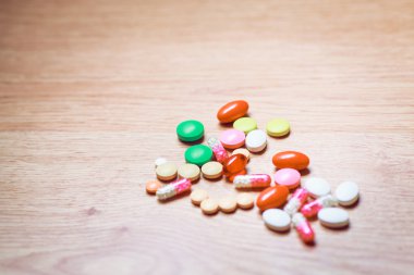 İlaç ilaç, tedavi sağlık için kapsayıcı içinde. 