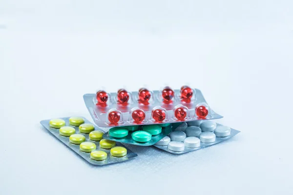Фармацевтические препараты, лечение в контейнере для здоровья . — стоковое фото
