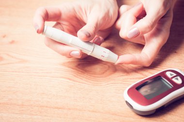 Yüksek kan şekeri ile şeker ölçüm, kan şekeri ölçüm cihazı test