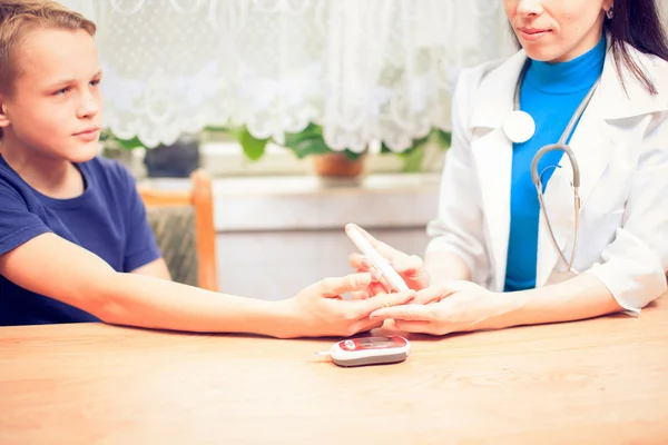 Çocuk glikoz düzeyi kan testi diyabet, Doktor diabetolo ölçmek