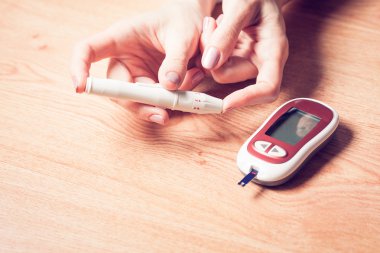 Yüksek kan şekeri ile şeker ölçüm, kan şekeri ölçüm cihazı test
