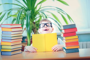 eğitim, ilkokul, teknoloji ve çocuk kavramı - 