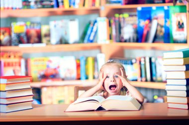 eğitim, ilkokul, teknoloji ve çocuk kavramı - 