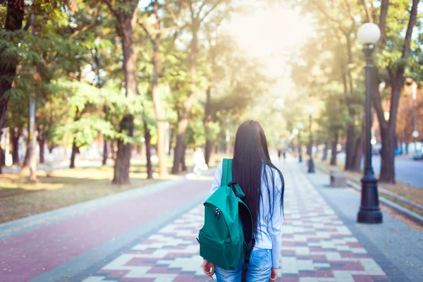 Students Walking Outdoors On University Campus — Stock Photo, Image