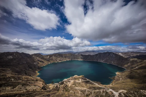 Quilotoa crater lake — Stock Photo, Image