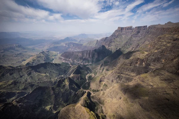 Vista de las montañas en el Parque Nacional Drakensberg — Foto de Stock