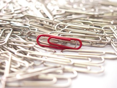 Kırmızı ataş Haritayı beyaz adam üzerinde diğerlerinden farklı