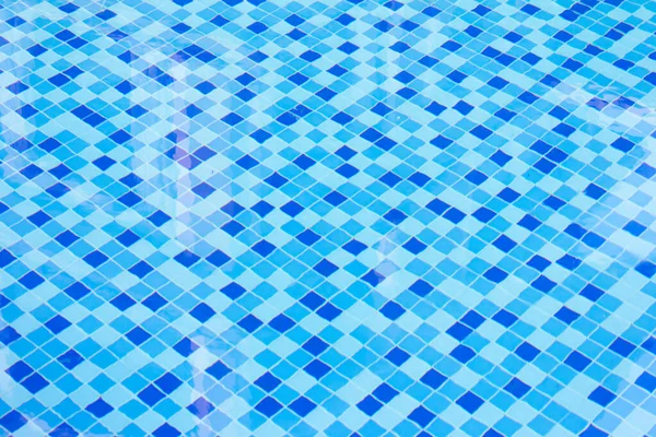 Ondulation Eau Dans Piscine Avec Fond Carrelage Bleu — Photo