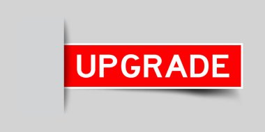 Gri arkaplana iliştirilmiş kelime güncellemesinde etiket kırmızı rengi