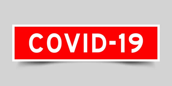 Квадратна Наклейка Етикетки Словом Covid Червоного Кольору Сірому Фоні — стоковий вектор