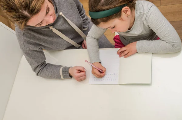 Mom Daughter School Homework Learn Write Letters — Stock Photo, Image