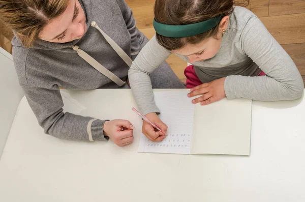 Mom Daughter School Homework Learn Write Letters — Stock Photo, Image