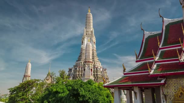 Bangkok Beroemde Wat Arun Tempel Bangkok Zonnige Hemel Tijd Lapse — Stockvideo