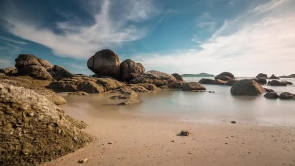 Phuket island summer day beach sky panorama 4k time lapse thailand — Stock Footage Phuket Island Summer Day Beach Sky Panorama Time Lapse Thailand Royalty Free Stock Video