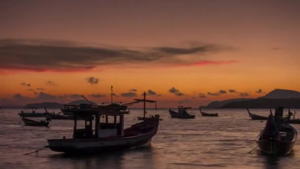 Orange Sunset Sky Tourist Boat Beach Port Time Lapse Thailand — Stock Video