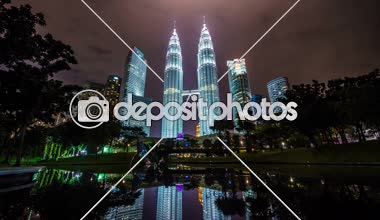 güzel bir gece ışık kuleleri 4 k zaman atlamalı kuala lumpur Malezya görüntülemek