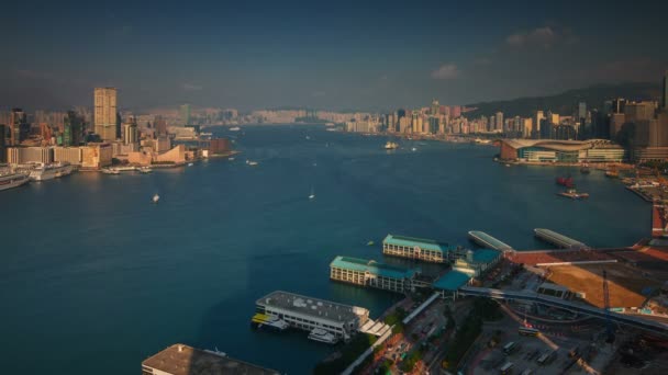 Día luz ciudad bahía 4k tiempo lapso de hong kong techo — Vídeos de Stock