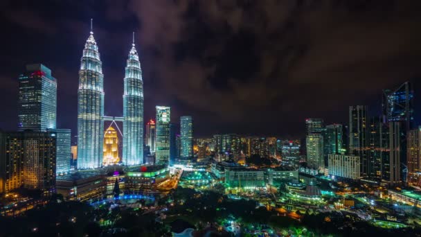 Luz noturna panorâmica 4k lapso de tempo de kuala lumpur malaysia — Vídeo de Stock