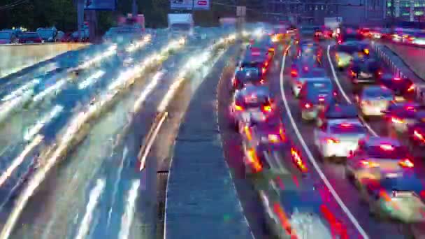 Gece ışık Moskova şehir trafik köprü yol 4 k zaman sukut Rusya — Stok video