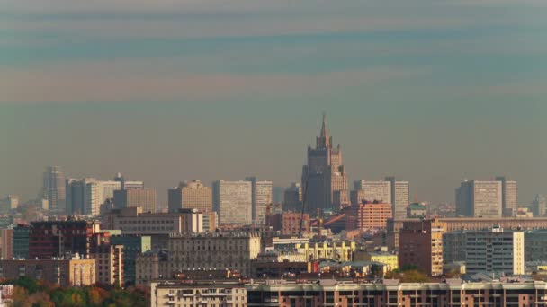 Panorama de Moscú día soleado atardecer ciudad luz techo superior 4 tiempo k caer Rusia — Vídeos de Stock