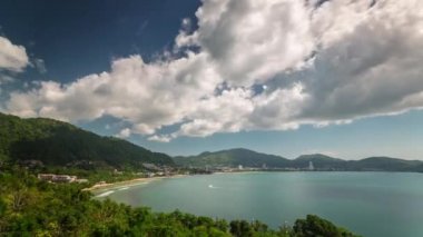 yaz günü patong laem sing beach panorama 4 k zaman sukut Tayland