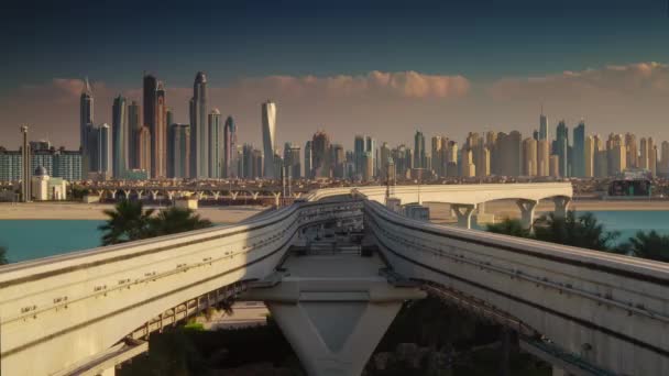 Dubai marina ciudad palma metro línea puesta del sol panorama 4k time lapse unidos árabes emiratos — Vídeo de stock