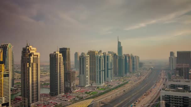 Solnedgången dubai downtown huvudsakligt trafikera vägen taket översta panorama 4 k tid förflutit Förenade Arabemiraten — Stockvideo