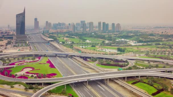 Panorama střecha nejlepší den Dubaj města hlavní silnice 4 k time lapse Spojené arabské emiráty — Stock video