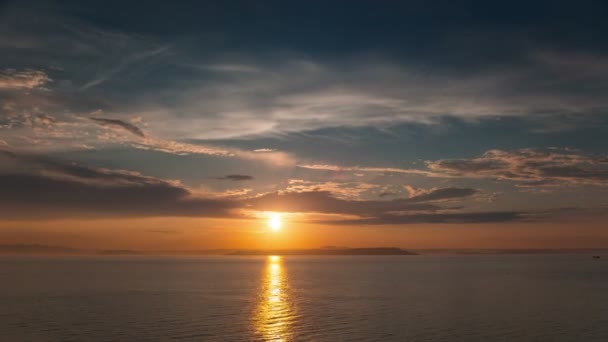 Coucher de soleil bord de mer baie panorama vladivostok ville panorama 4k time lapse russie — Video