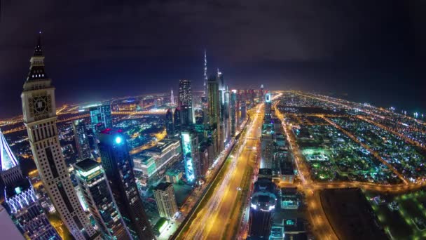 Ночной свет Дубай город главная дорога крыша крыша панорама 4k время истекло объединенные арабские эмираты — стоковое видео