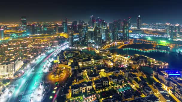夜轻迪拜著名酒店交通城市全景 4 k 时间推移阿拉伯联合酋长国 — 图库视频影像