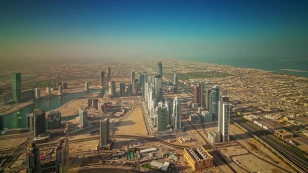 Güneşli bir gün dubai şehir endüstriyel bölümü çatı üst panorama 4 k zaman atlamalı Birleşik Arap Emirlikleri — Stok video