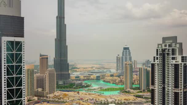Самый высокий в мире дом Дубай молл фонтан панорама 4k время истекло объединенные арабские эмираты — стоковое видео