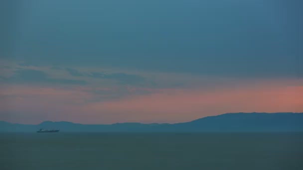 日落的符拉迪沃斯托克 （海参崴） 海滨湾全景 4 k 时间失效俄罗斯 — 图库视频影像