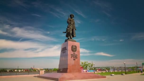 Irkutsk staden dagen ljus minne monument 4 k tid förfaller Ryssland Sibirien — Stockvideo