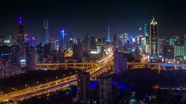 Ночной свет яркий Шанхай развязка 4k время истечения — стоковое видео