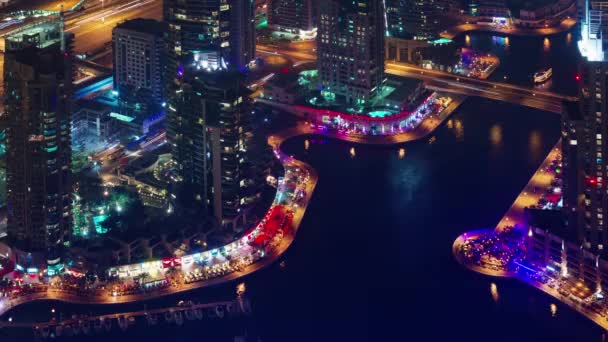 Nacht verlichting dubai marina bay dak bekijken 4 k tijd vervallen Verenigde Arabische Emiraten — Stockvideo