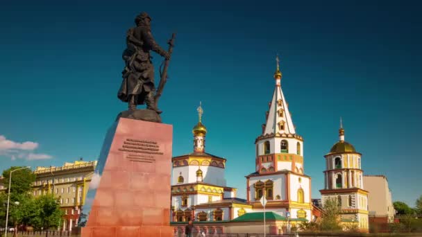 Solig dag irkutsk huvudsakliga torget monument 4 k tid förfaller Sibirien Ryssland — Stockvideo