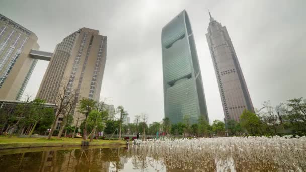 中国広州市の有名な建物池パノラマ 4 k の時間経過 — ストック動画