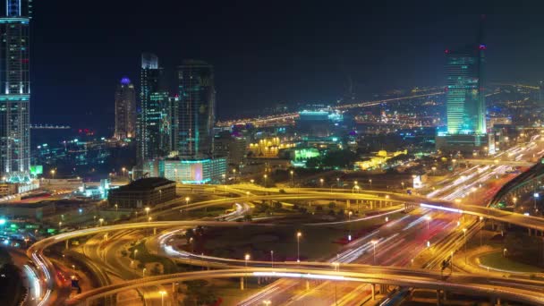 Noční Dubaj marina hlavní silniční provoz křižovatky střešní horní panorama 4 k času zanikla Spojené arabské emiráty — Stock video