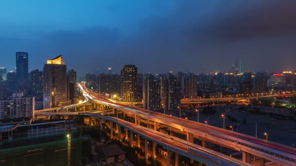 Цветные вечерние Шанхай светофора дороги 4k время истечения — стоковое видео