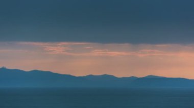 Vladivostok günbatımı dağ defne panorama 4 k zaman sukut Rusya